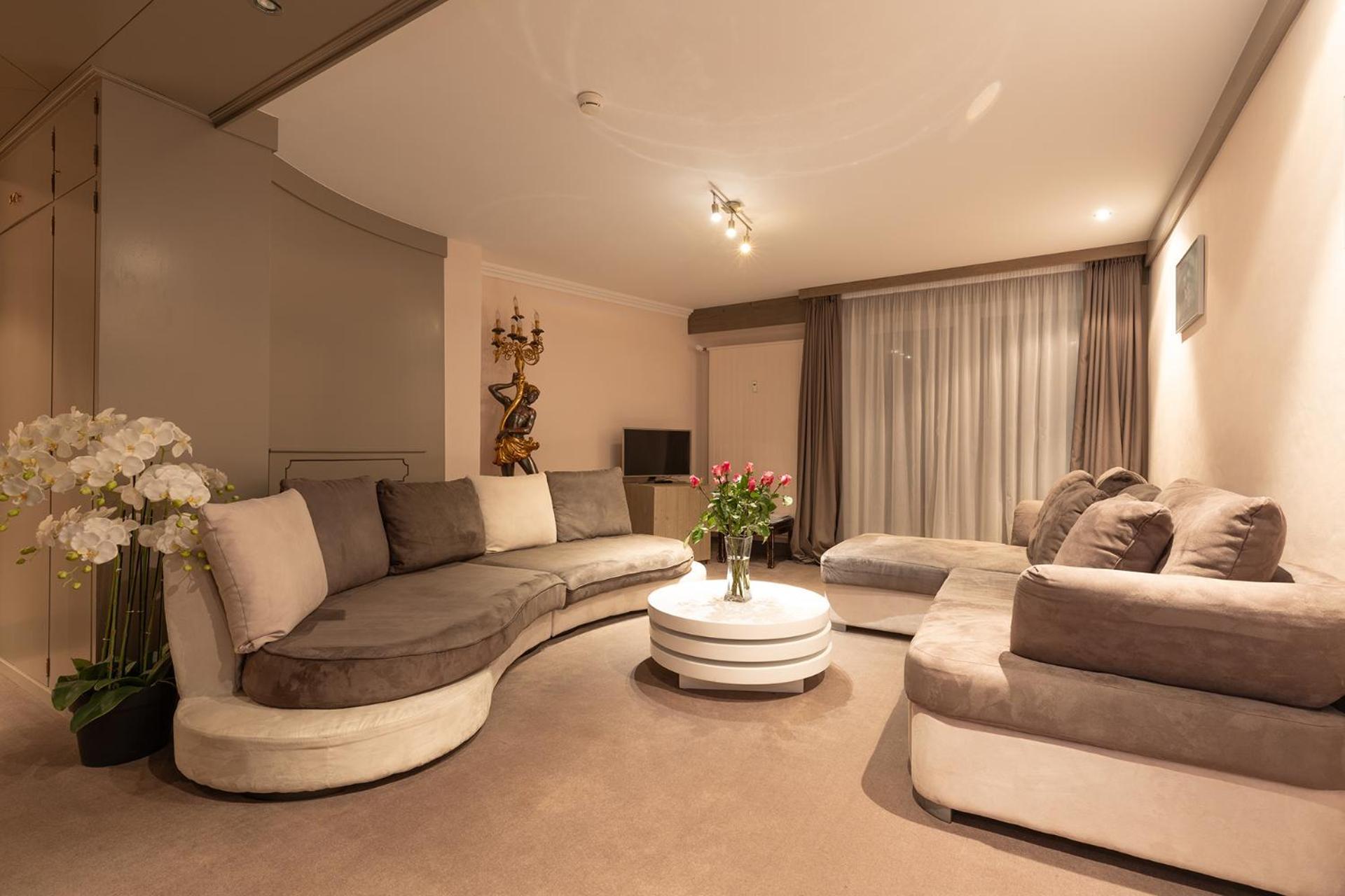 Hotel Central, Spa & Lounge Bar Кранс Монтана Екстериор снимка