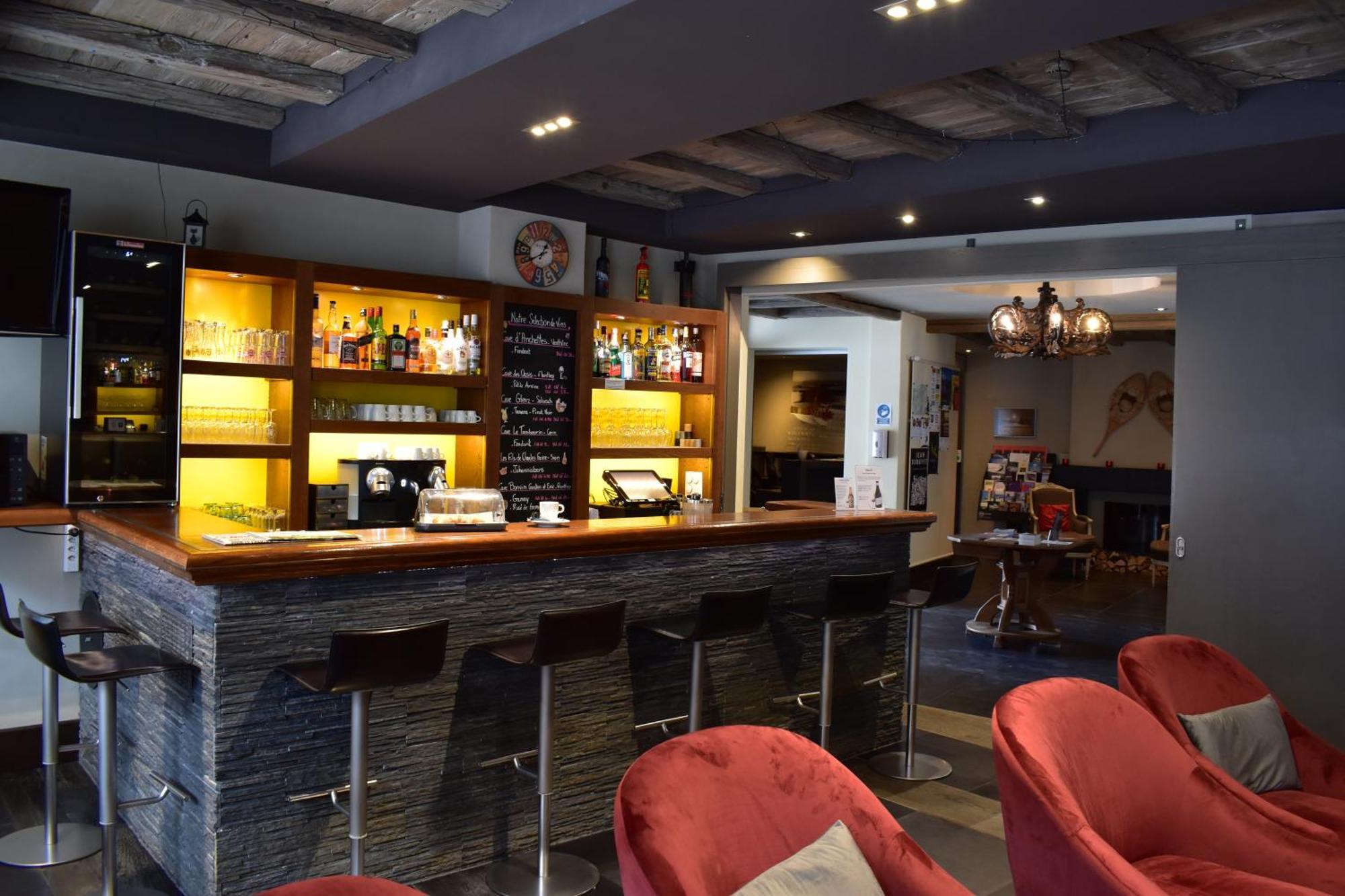 Hotel Central, Spa & Lounge Bar Кранс Монтана Екстериор снимка